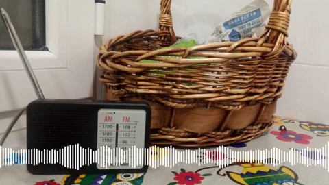 "Es instintivo, entrar en la cocina y encender la radio" "Es instintivo, entrar en la cocina y encender la radio"