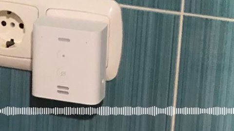 Los niños escuchan la radio con Alexa Los niños escuchan la radio con Alexa