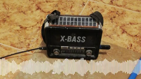 Juan Manuel se arranca a cantar la melodía de Antena3radio Juan Manuel se arranca a cantar la melodía de Antena3radio