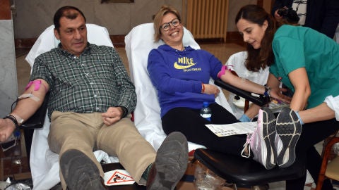 Ciudadanos donando sangre en el Marat&oacute;n Solidario