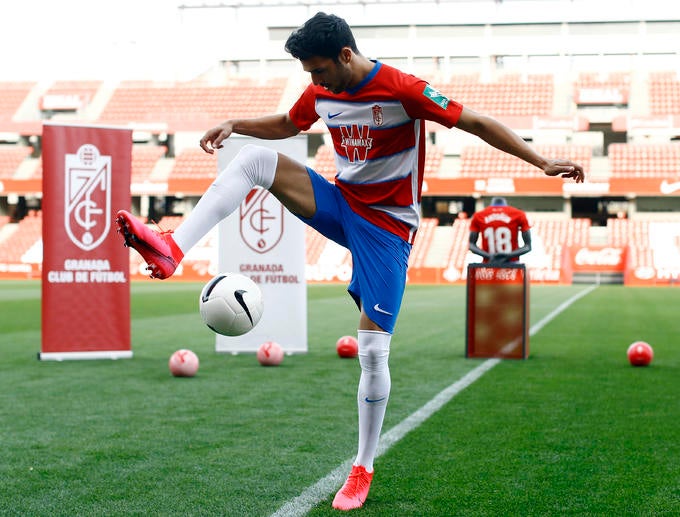 Antoñín ya entrena con un Granada CF que prepara ya el partido ante el Celta de Vigo. Onda Deportiva Granada 26/02/2020 Antoñín ya entrena con un Granada CF que prepara ya el partido ante el Celta de Vigo. Onda Deportiva Granada 26/02/2020