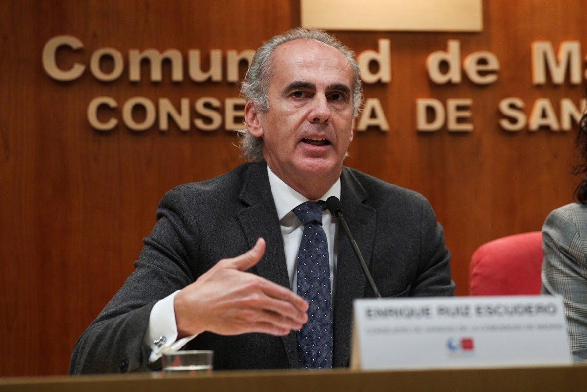 Enrique Ruiz Escudero: "Necesitamos equipos de protección para los sanitarios madrileños" Enrique Ruiz Escudero: "Necesitamos equipos de protección para los sanitarios madrileños"