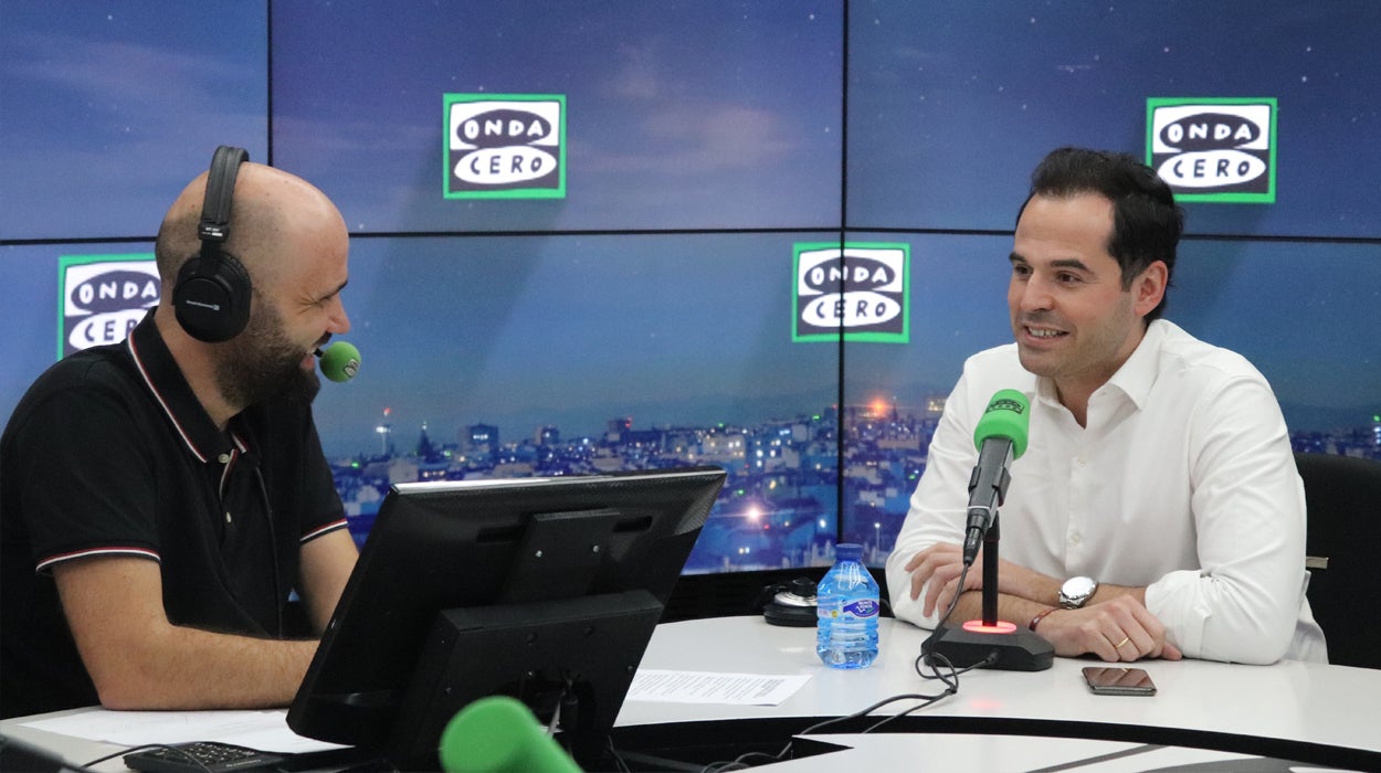 Ignacio Aguado: "Queremos que la fase 1 en Madrid vaya acompañada del uso obligatorio de mascarilla" Ignacio Aguado: "Queremos que la fase 1 en Madrid vaya acompañada del uso obligatorio de mascarilla"