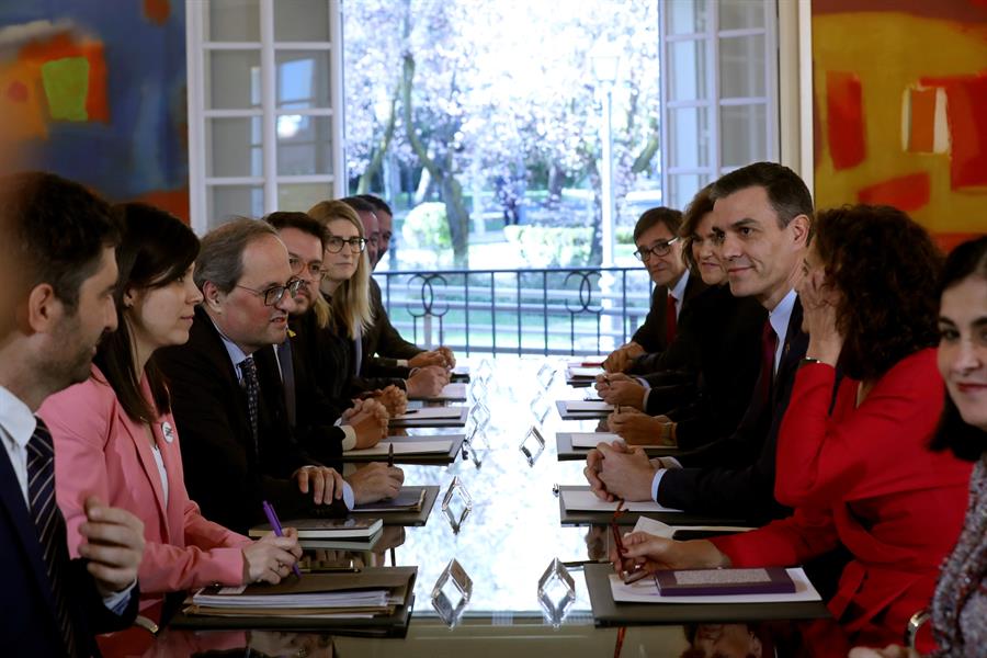 La mesa de diálogo acuerda reunirse cada mes en Madrid y Barcelona La mesa de diálogo acuerda reunirse cada mes en Madrid y Barcelona
