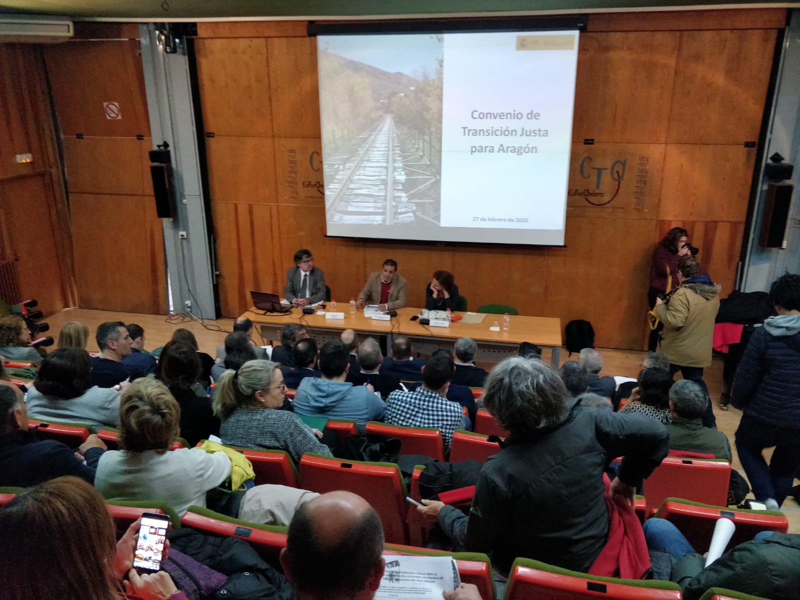 Comienza el debate sobre las alternativas a la térmica de Andorra Comienza el debate sobre las alternativas a la térmica de Andorra