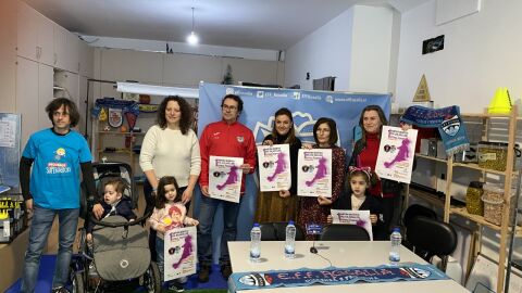 Luz Doporto na presentaci&oacute;n do partido benefico