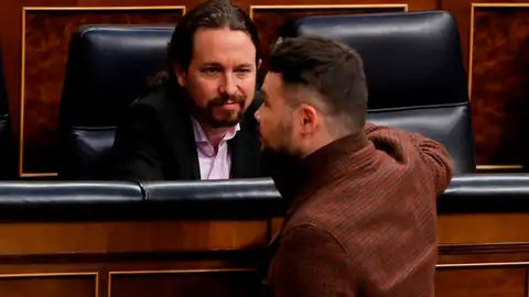 27/02/2020 18:24 (UTC) Crédito: EFE Fuente: EFE/EFE Autor: Ballesteros Temática: Política El vicepresidente del Gobierno, Pablo Iglesias conversa con el líder de ERC, Gabriel Rufián. 27/02/2020 18:24 (UTC) Crédito: EFE Fuente: EFE/EFE Autor: Ballesteros Temática: Política El vicepresidente del Gobierno, Pablo Iglesias conversa con el líder de ERC, Gabriel Rufián.