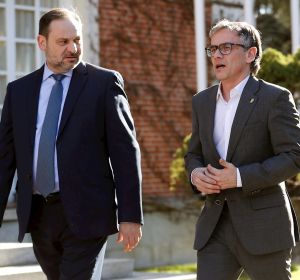 El ministro de Transportes, José Luis Ábalos, con Josep Maria Jové, que fue número dos de Oriol Junqueras El ministro de Transportes, José Luis Ábalos, con Josep Maria Jové, que fue número dos de Oriol Junqueras