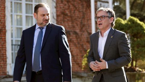 El ministro de Transportes, José Luis Ábalos, con Josep Maria Jové, que fue número dos de Oriol Junqueras