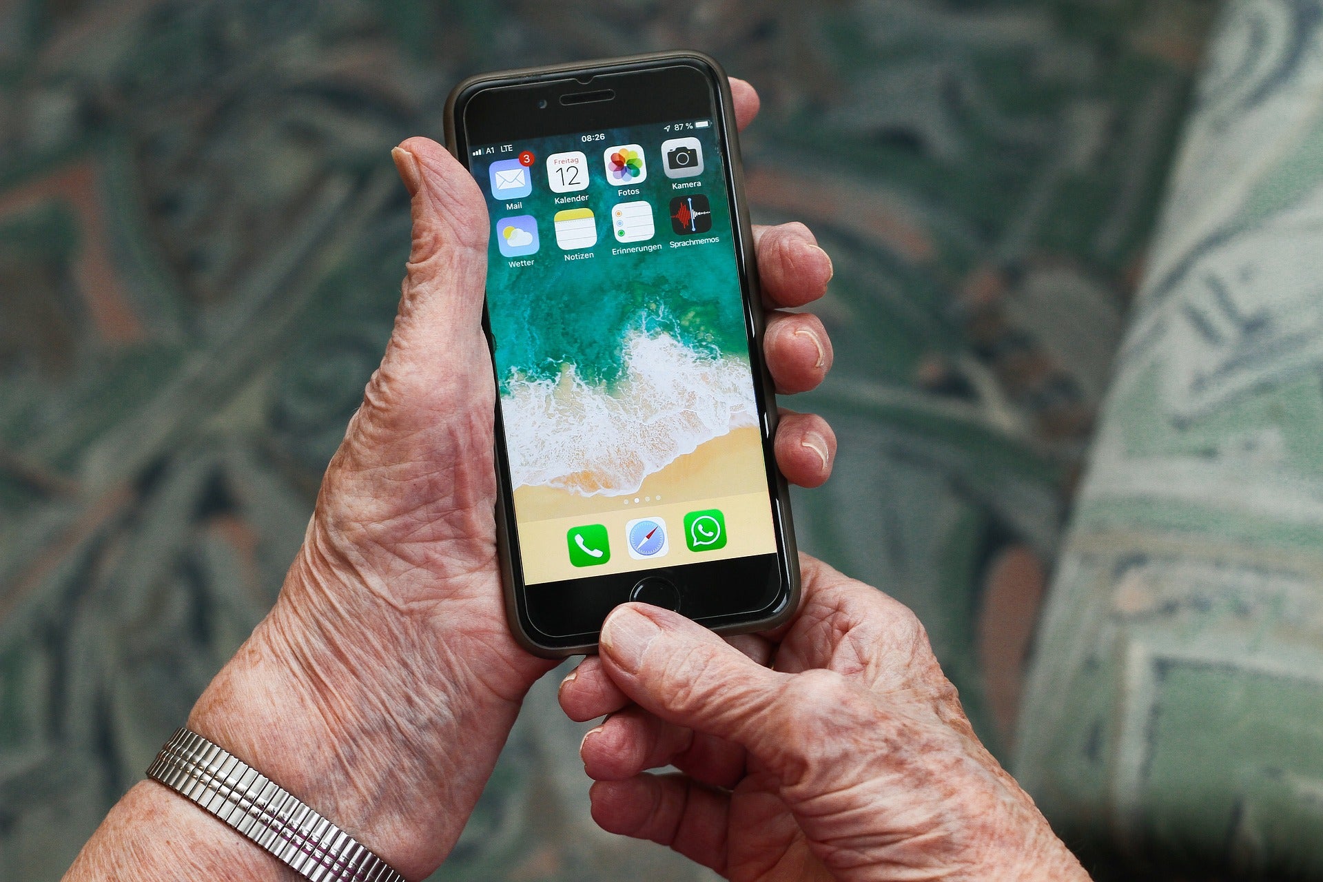 La divertida nota de audio que una abuela envió por primera vez a su grupo familiar La divertida nota de audio que una abuela envió por primera vez a su grupo familiar