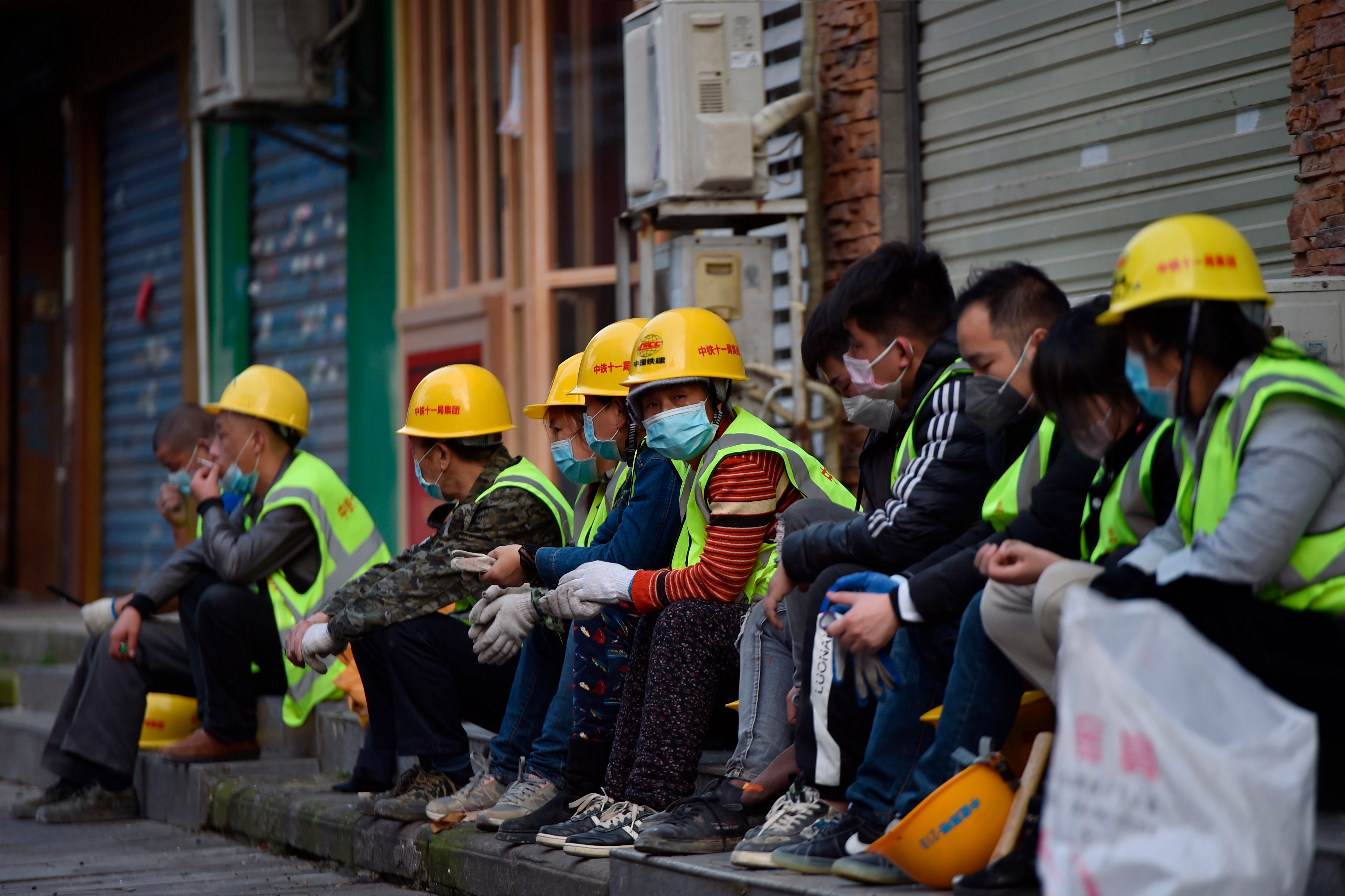Lucas de la Cal, periodista en Wuhan: "Aquí la cuarentena era total, la gente no podía hacer la compra ni salir a sacar al perro" Lucas de la Cal, periodista en Wuhan: "Aquí la cuarentena era total, la gente no podía hacer la compra ni salir a sacar al perro"