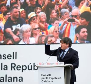 El expresidente de la Generalitat Carles Puigdemont, durante el acto político celebrado este sábado en un parque de la localidad francesa de Perpiñán El expresidente de la Generalitat Carles Puigdemont, durante el acto político celebrado este sábado en un parque de la localidad francesa de Perpiñán