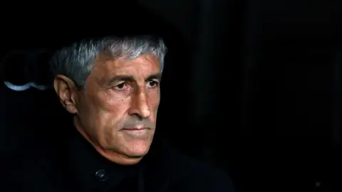 Quique Setién en el banquillo durante el Clásico Quique Setién en el banquillo durante el Clásico