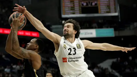 Sergio Llull, en acción ante el Olimpia Milán Sergio Llull, en acción ante el Olimpia Milán