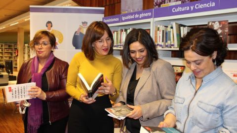 La "Estanter&iacute;a Violeta" est&aacute; ubicada en la Biblioteca P&uacute;blica del Estado de Ciudad Real