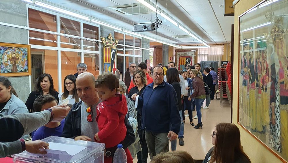 Votaciones en el Casal Festero de Crevillent.