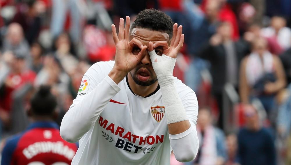 El delantero marroquí del Sevilla FC, Youssef En-Nesyri, celebra un gol ante Osasuna durante el partido de Liga