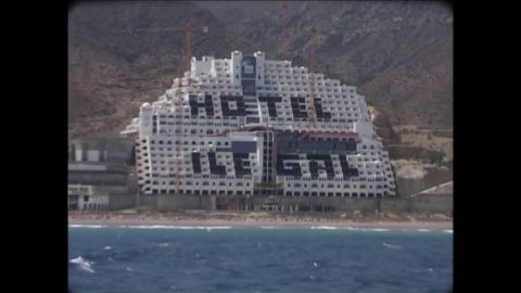 El a&ntilde;o que Greenpeace convirti&oacute; el Algarrobico en el s&iacute;mbolo de la lucha contra la especulaci&oacute;n en la costa