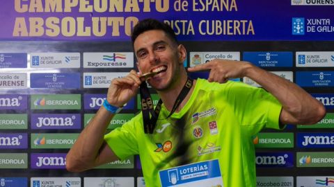 Torrijos tras colgarse el oro nacional. 