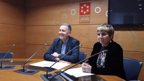 Imagen de archivo: los populares Vicent Sales y Elena Vicente-Ruiz.