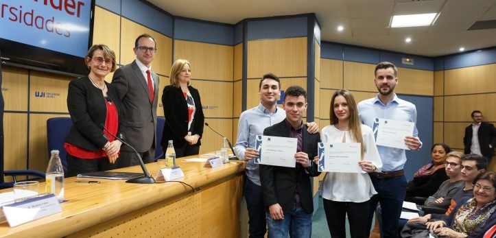 Banco Santander entrega los premios del programa UJI Emprèn Onsocial Banco Santander entrega los premios del programa UJI Emprèn Onsocial