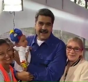 Maduro, durante la presentación del Plan de Parto Humanizado Maduro, durante la presentación del Plan de Parto Humanizado