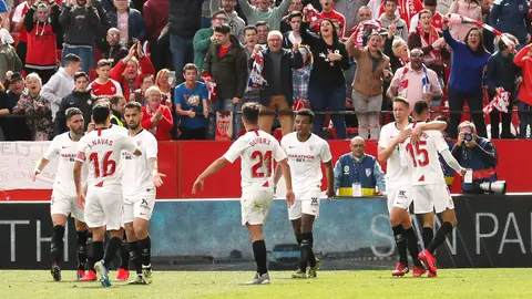 Los jugadores del Sevilla celebran un gol en el Sánchez Pizjuán Los jugadores del Sevilla celebran un gol en el Sánchez Pizjuán
