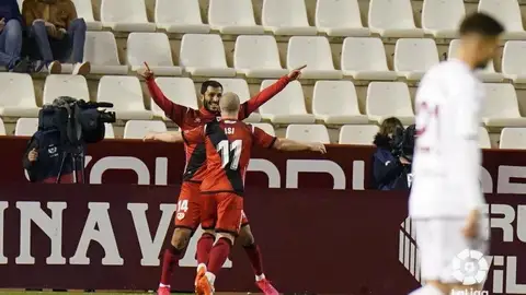 Yacine celebra su primer gol con el Rayo, ante el Albacete, en el Carlos Belmonte. ELCHE CF