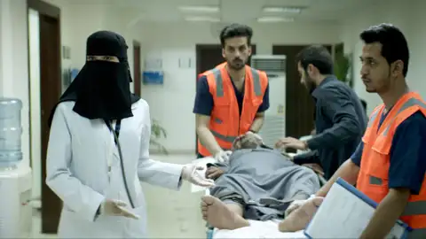 Fotograma de la película 'La candidata perfecta', de la directora saudí Haifaa Al-Mansour La cinta, que compitió por el León de Oro en Venecia, cuenta cómo una joven saudí aspira a convertirse en alcaldesa para arreglar los problemas de su pueblo