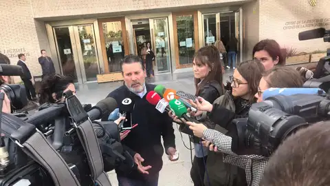 Francisco Guerrero a las puertas de la Audiencia Provincial de Castellón TRIBUNALES