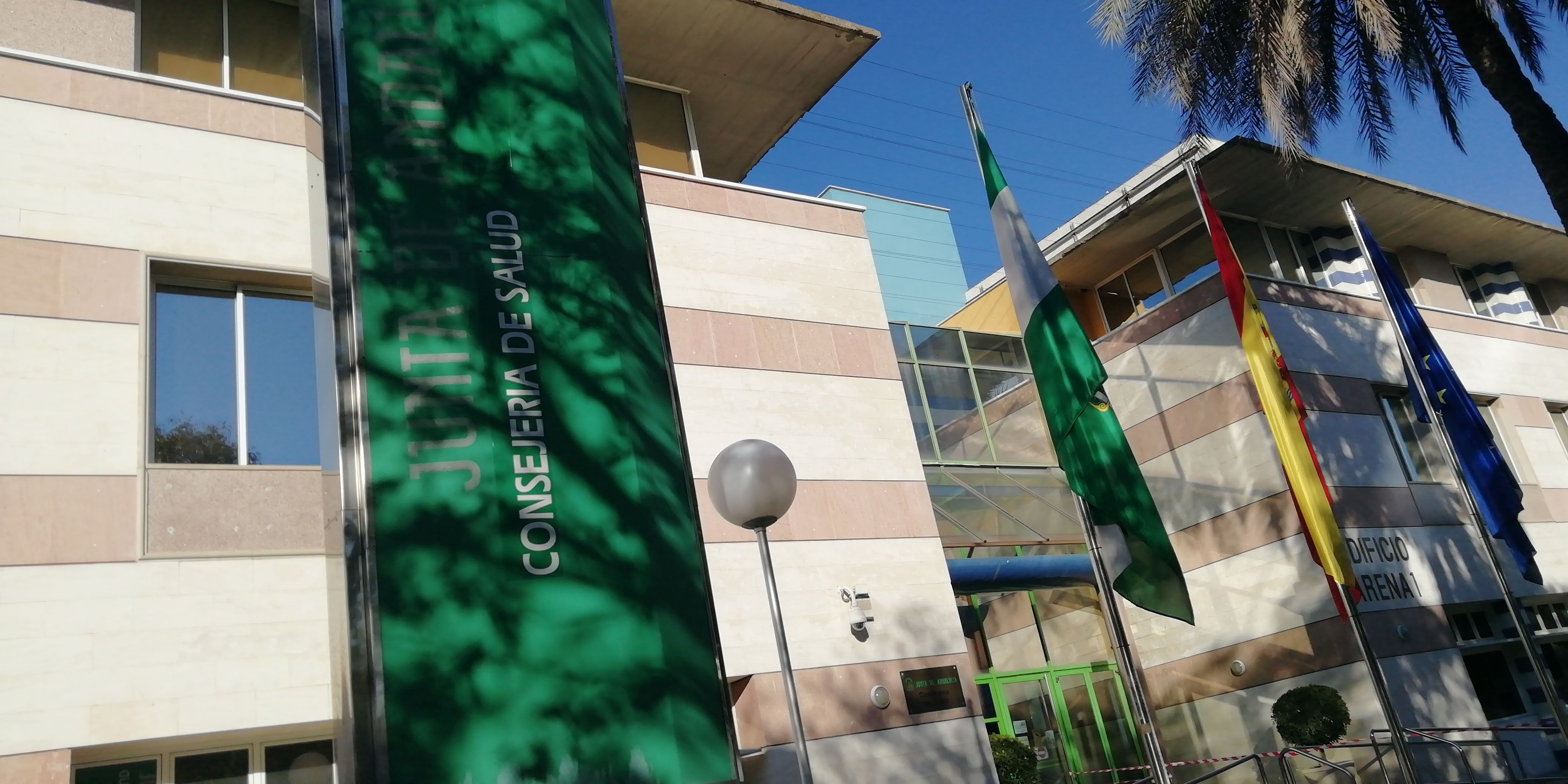 Más de 32.500 candidatos se examinan este sábado para lograr un puesto fijo en el Servicio Andaluz de Salud Más de 32.500 candidatos se examinan este sábado para lograr un puesto fijo en el Servicio Andaluz de Salud