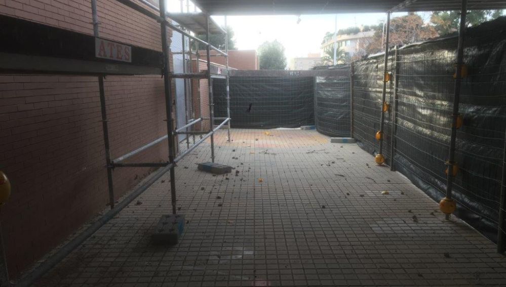 Imagen de archivo de una de las zonas acordonadas en el IES Torrellano de Elche.