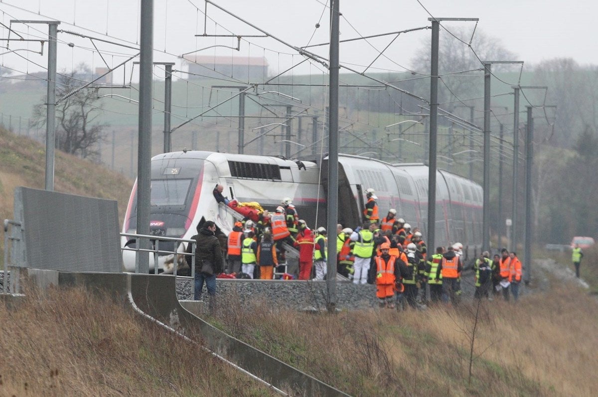 Un tren descarrila en Estrasburgo y deja una veintena de heridos Un tren descarrila en Estrasburgo y deja una veintena de heridos
