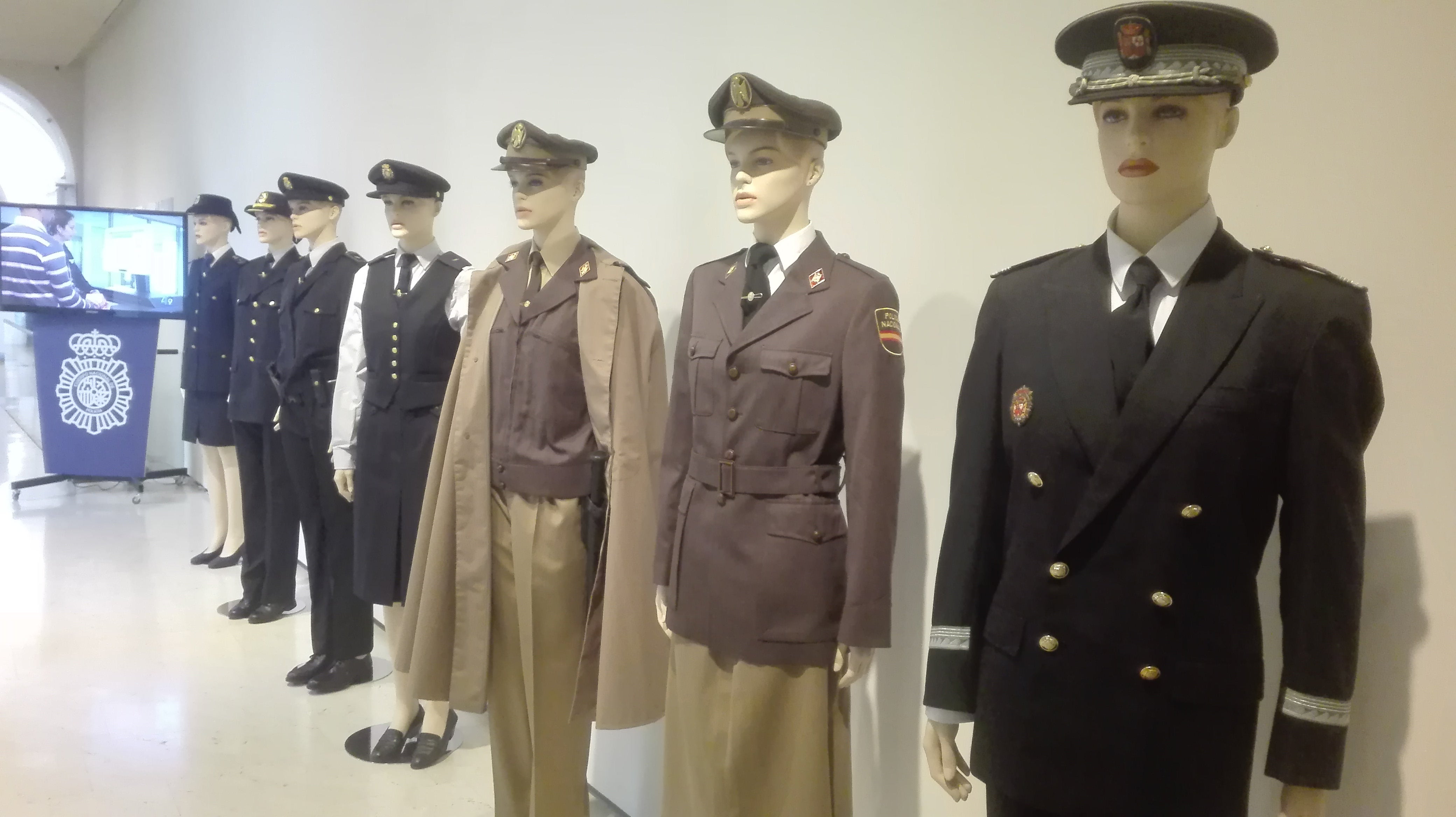 Ciudad Real acoge una exposición para homenajear a las mujeres pioneras en la Policía Nacional Ciudad Real acoge una exposición para homenajear a las mujeres pioneras en la Policía Nacional