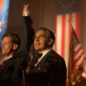 El actor John Turturro, en el centro, en una imagen promocional de la serie 'La conjura contra América'