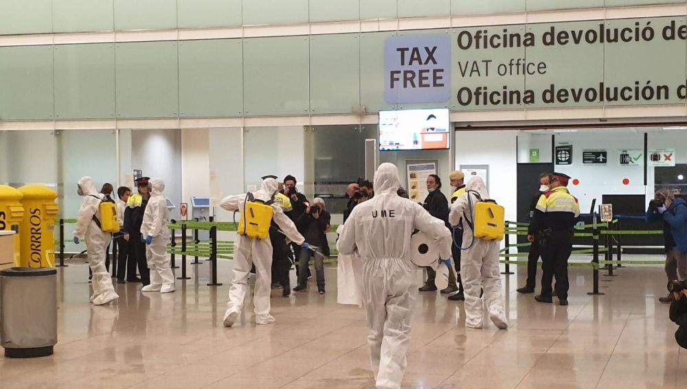 La UME comienza los trabajos de desinfección en El Prat