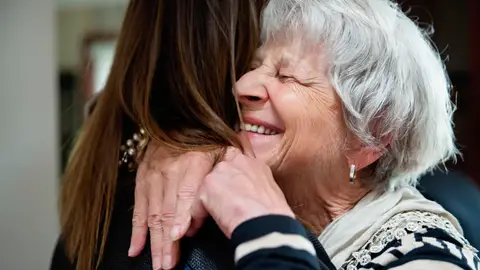 Los ancianos son los más perjudicados por la actual crisis del COVID-19 Los ancianos son los más perjudicados por la actual crisis del COVID-19