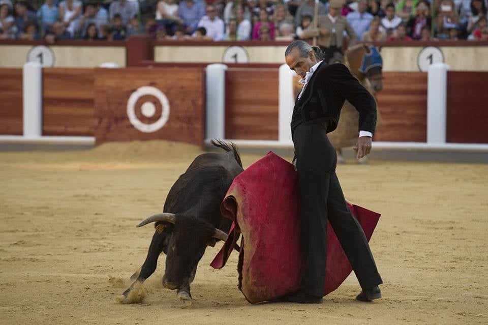 David Luguillano: "Allá donde voy me llevo mi muleta" David Luguillano: "Allá donde voy me llevo mi muleta"