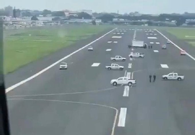 La Fiscalía de Ecuador investiga la orden que impidió el aterrizaje de un avión de Iberia en el aeropuerto de Guayaquil La Fiscalía de Ecuador investiga la orden que impidió el aterrizaje de un avión de Iberia en el aeropuerto de Guayaquil