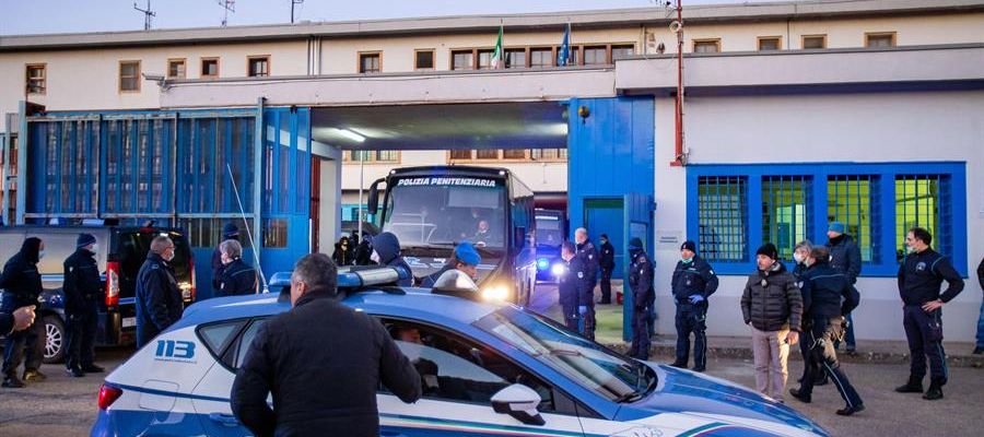 Coche de la Policía en Italia Coche de la Policía en Italia
