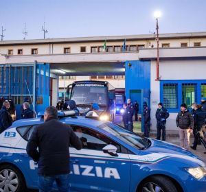 Coche de la Policía en Italia Coche de la Policía en Italia