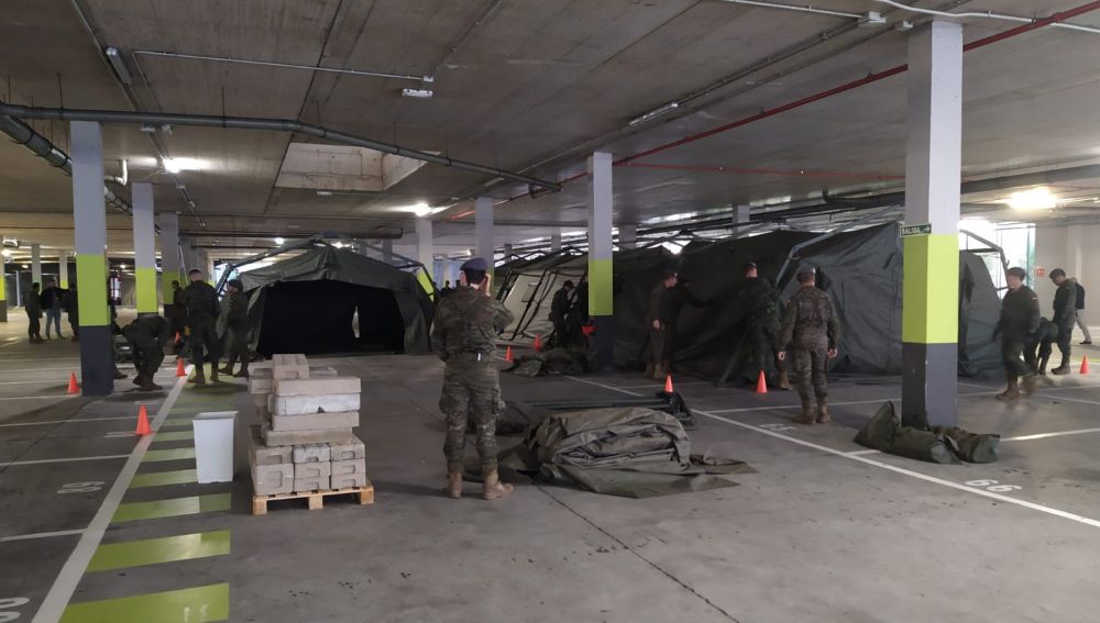 El Ejercito de Tierra prepara un puesto de clasificación de pacientes en el Hospital de Asturias