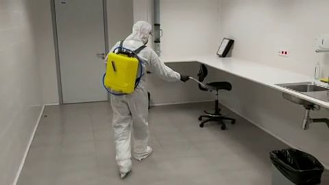 Vídeo | La UME desinfecta el puerto de Barcelona por el coronavirus