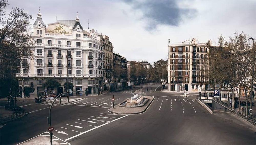 La Glorieta de Bilbao sin coches ni gente 