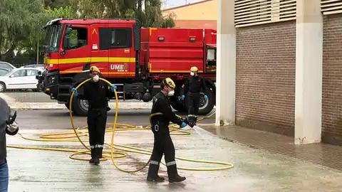 Efectivos de la Unidad Militar de Emergencias en Novelda. Efectivos de la Unidad Militar de Emergencias en Novelda.