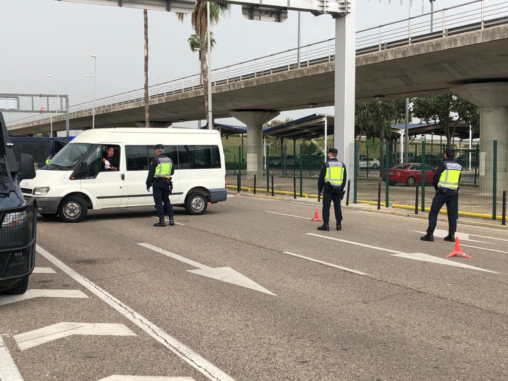 Cinco jóvenes detenidos en una persecución policial tras realizar un alunizaje Cinco jóvenes detenidos en una persecución policial tras realizar un alunizaje