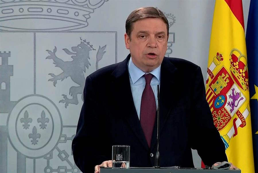 Luis Planas desautoriza a Garzón: "Si alguien habla de alimentación, lo normal es que me llame" Luis Planas desautoriza a Garzón: "Si alguien habla de alimentación, lo normal es que me llame"