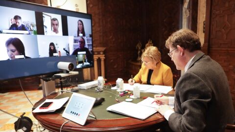 Ximo Puig videoconferencia s&iacute;ndics Ana Barcel&oacute;