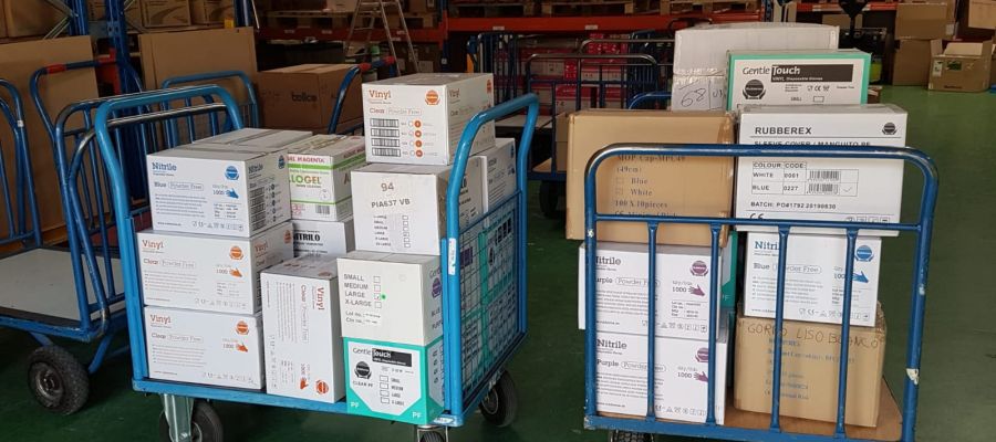 La Hermandad de Cofradías de Palencia dona material sanitario al Hospital Río Carrión La Hermandad de Cofradías de Palencia dona material sanitario al Hospital Río Carrión
