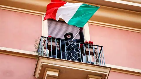 Muestras de apoyo en Italia contra el coronavirus Muestras de apoyo en Italia contra el coronavirus